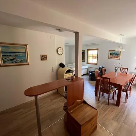 Vila Valanga דירה בובק